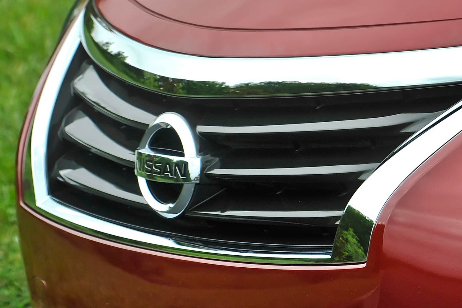 Nissan Altima 3.5 SL Sedan Front Badge (2013 model year shown)