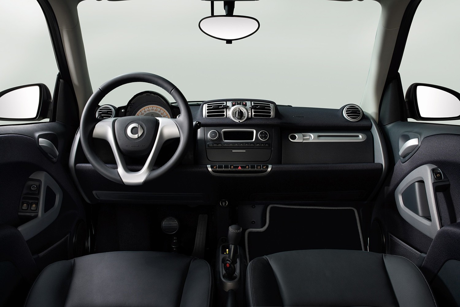 smart fortwo passion cabriolet Convertible Dashboard (2013 model year shown)