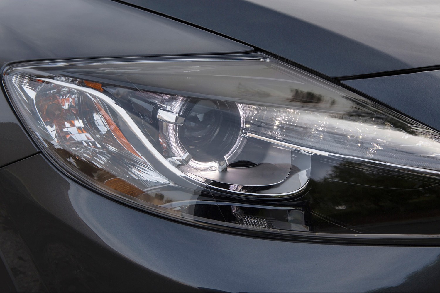 Mazda CX-9 Headlamp Detail (2013 model year shown)