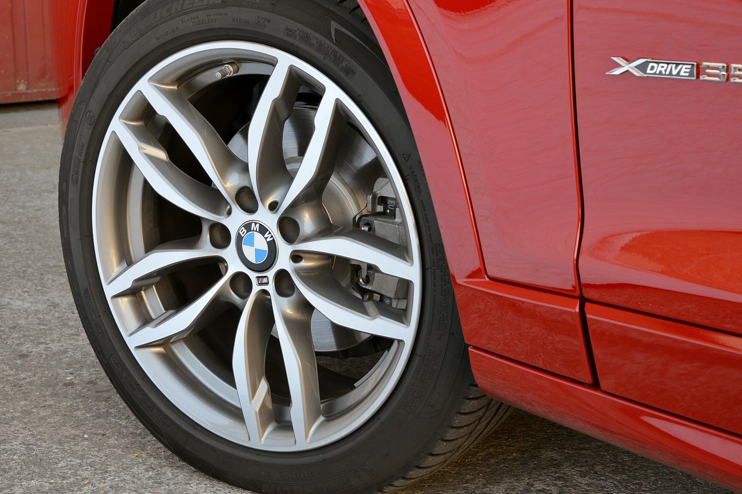 BMW X4 xDrive35i 4dr SUV Wheel (2015 model year shown)
