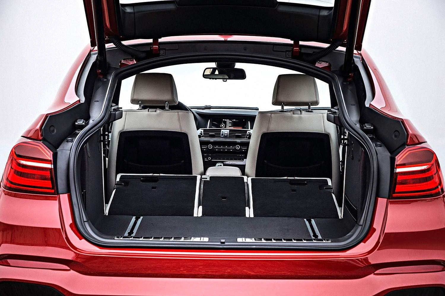 BMW X4 xDrive35i 4dr SUV Interior (2015 model year shown)