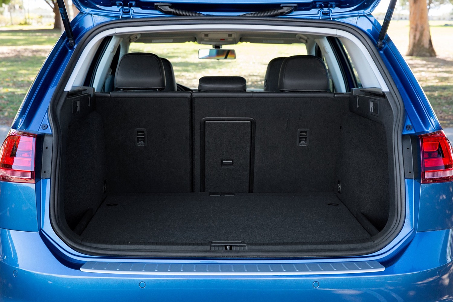 Volkswagen Golf SportWagen TSI SEL Wagon Cargo Area (2015 model year shown)