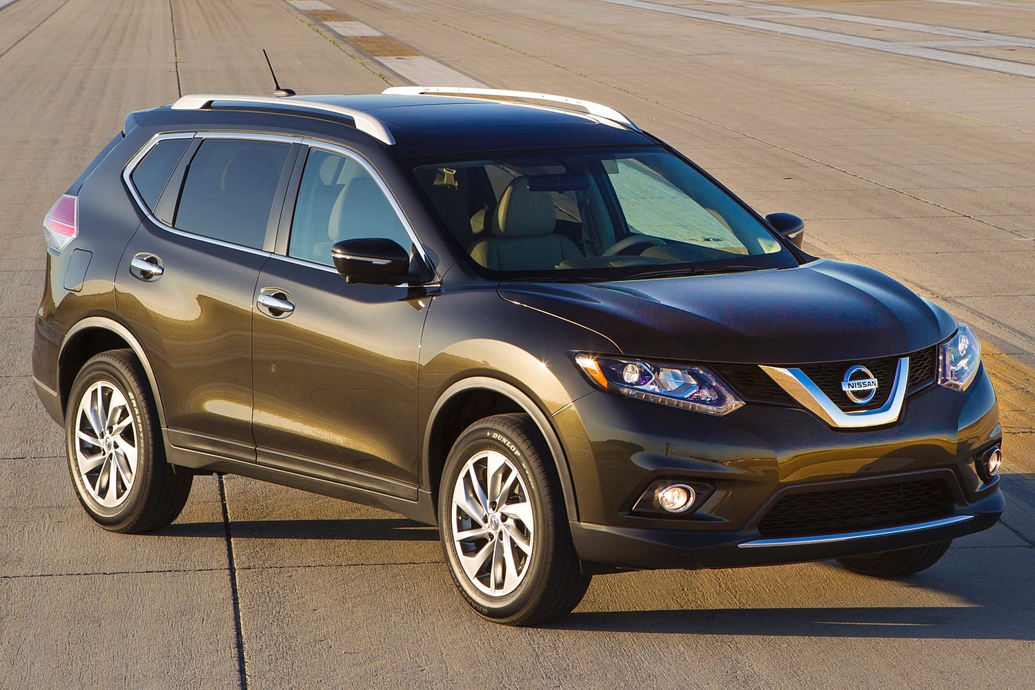 Nissan Rogue SL 4dr SUV Exterior (2014 model year shown)