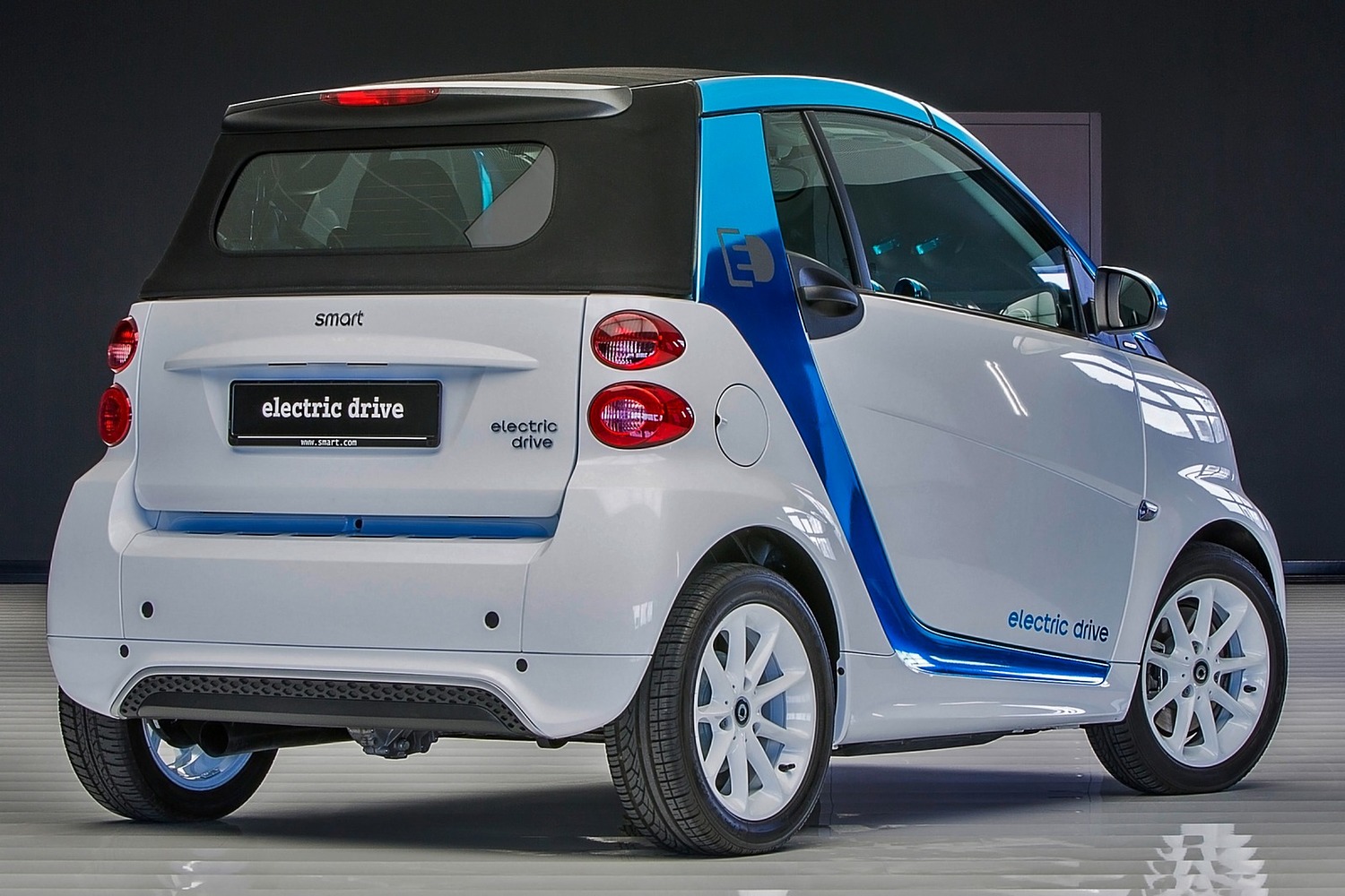 smart fortwo electric drive 2dr Hatchback Exterior (2013 model year shown)