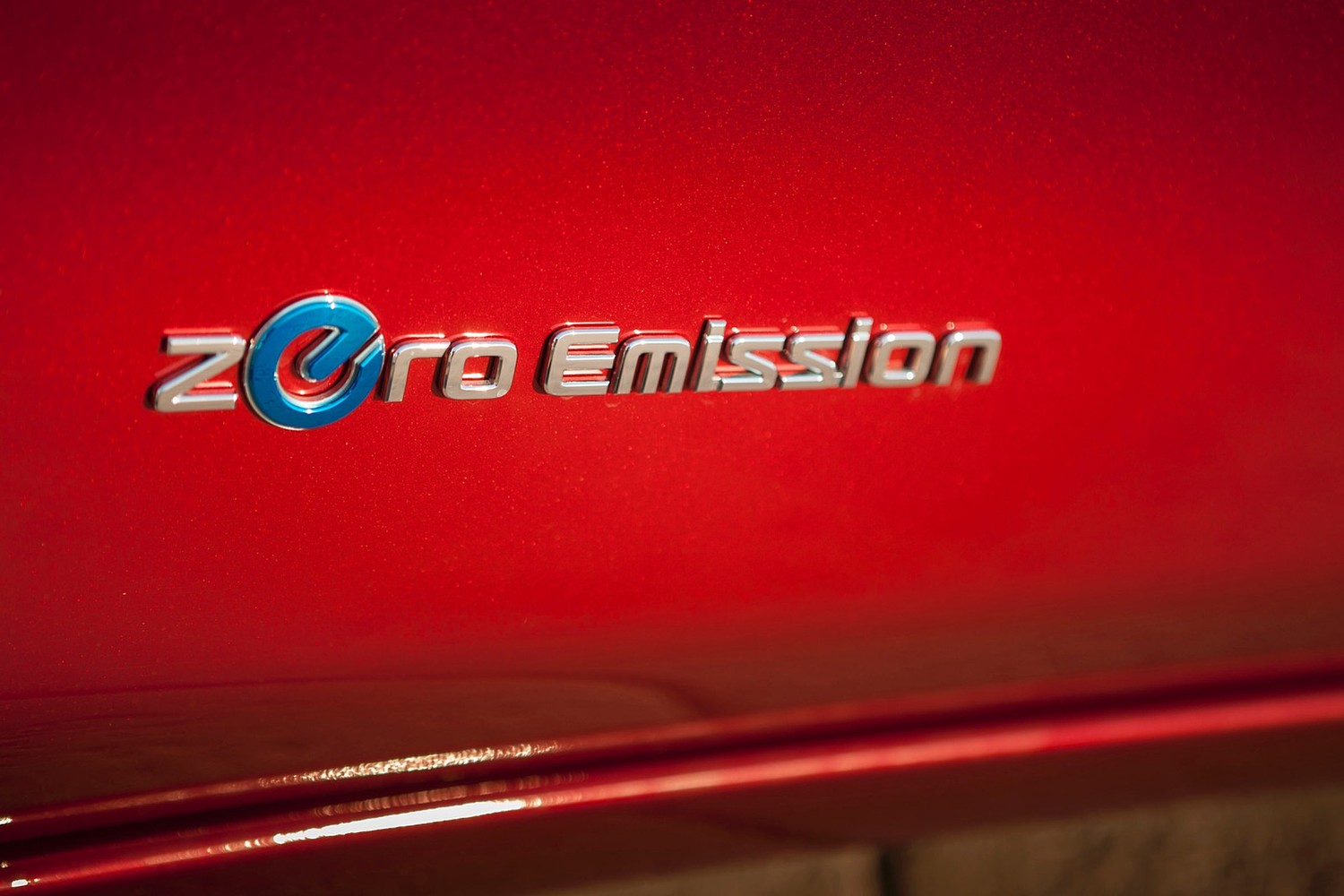 Nissan Leaf SL 4dr Hatchback Front Badge (2014 model year shown)