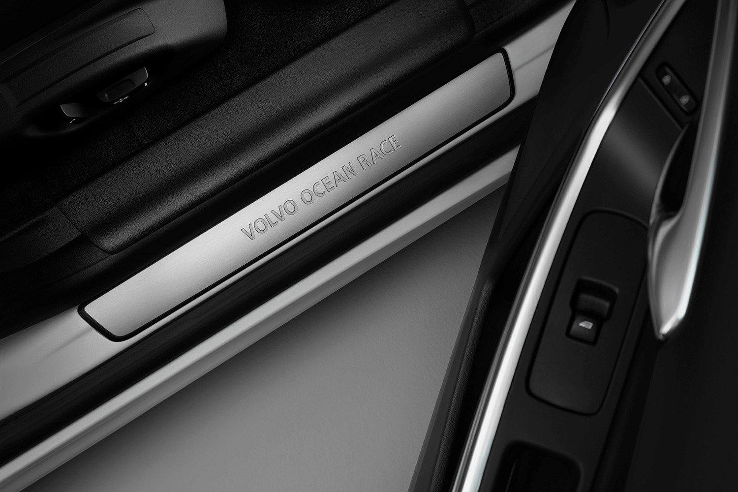 2015 Volvo XC60 T6 4dr SUV Door Sill Detail
