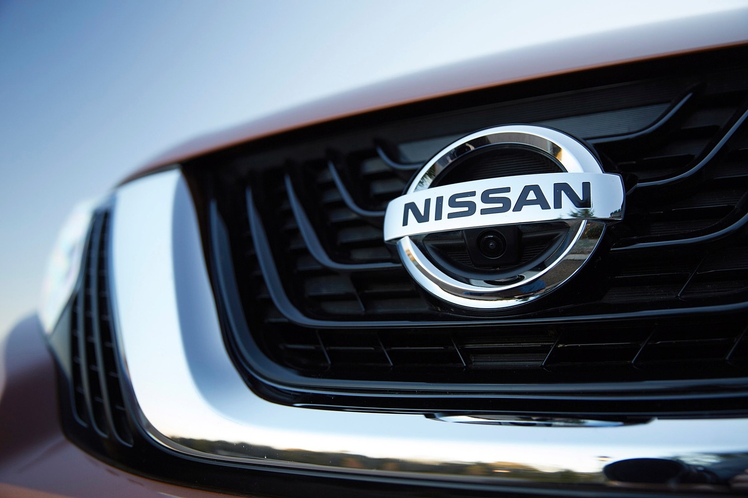 2015 Nissan Murano Platinum 4dr SUV Front Badge