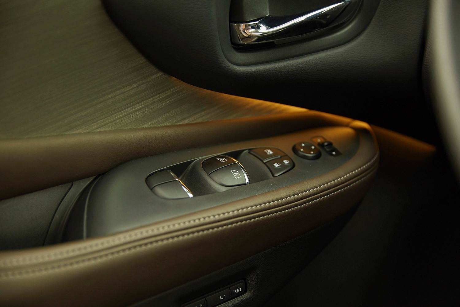 2015 Nissan Murano Platinum 4dr SUV Interior Detail