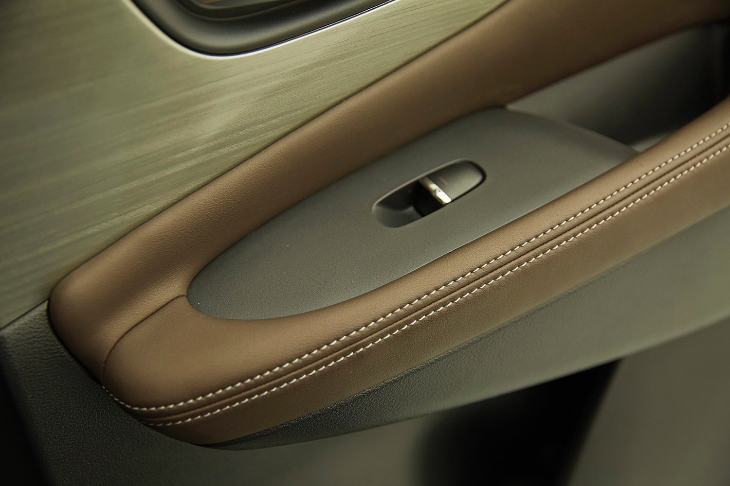 2015 Nissan Murano Platinum 4dr SUV Interior Detail