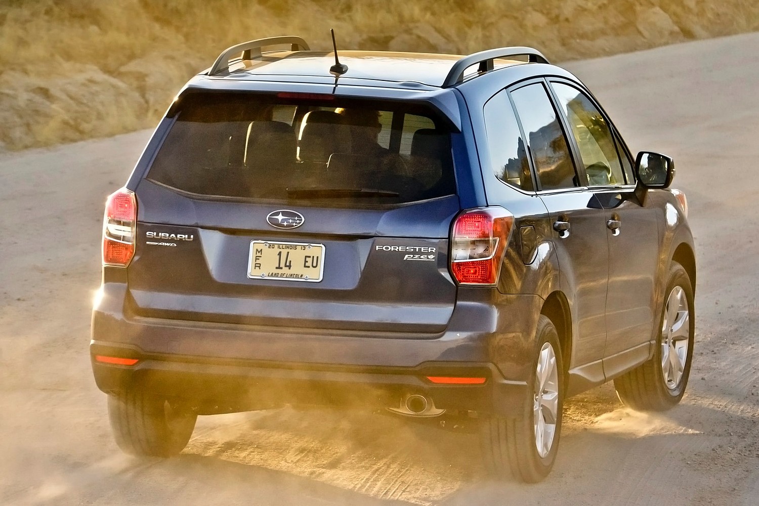 Subaru Forester 2.5i Limited PZEV 4dr SUV Exterior Shown (2015 model year shown)