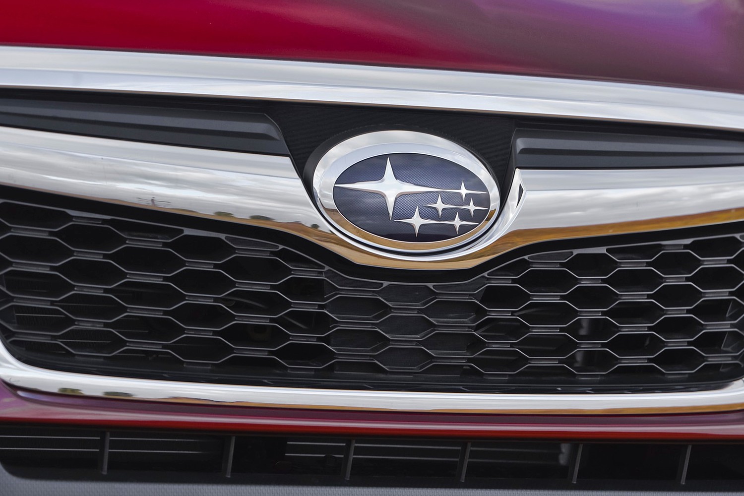 Subaru Forester 2.0XT Touring 4dr SUV Front Badge (2015 model year shown)