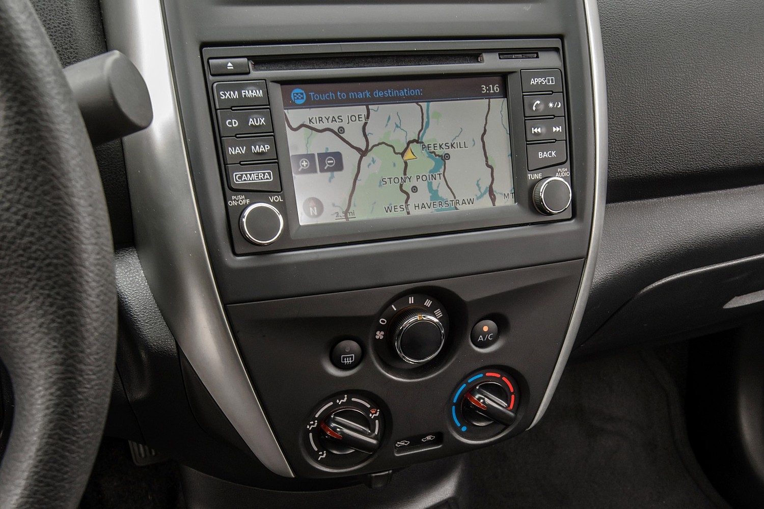 Nissan Versa 1.6 SL Sedan Center Console (2015 model year shown)