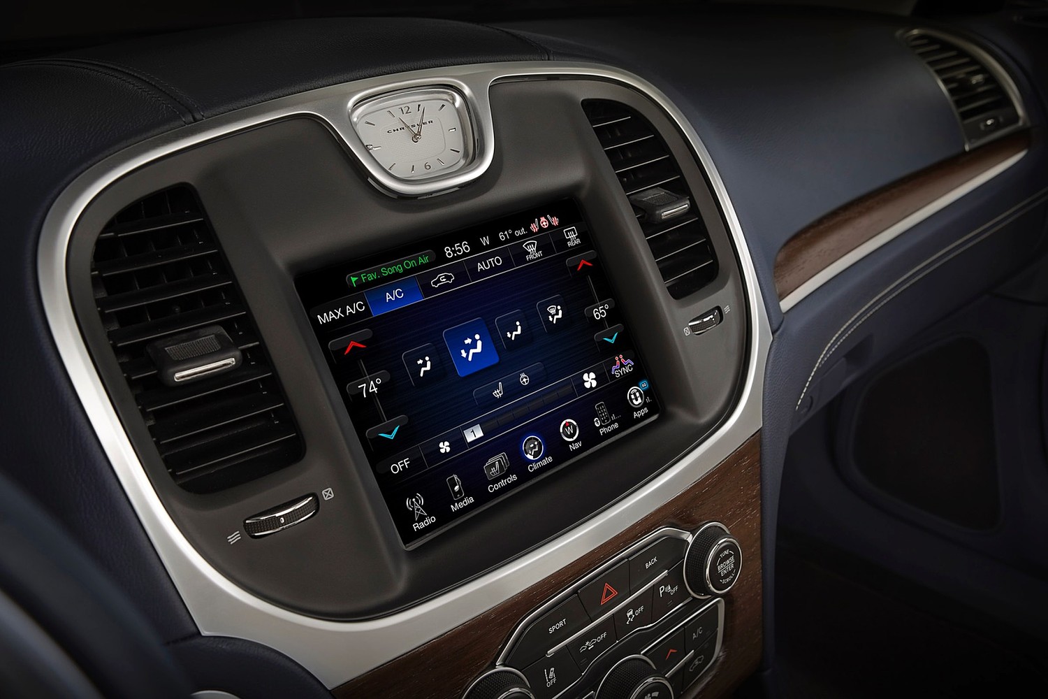 Chrysler 300 C Platinum Sedan Center Console (2015 model year shown)