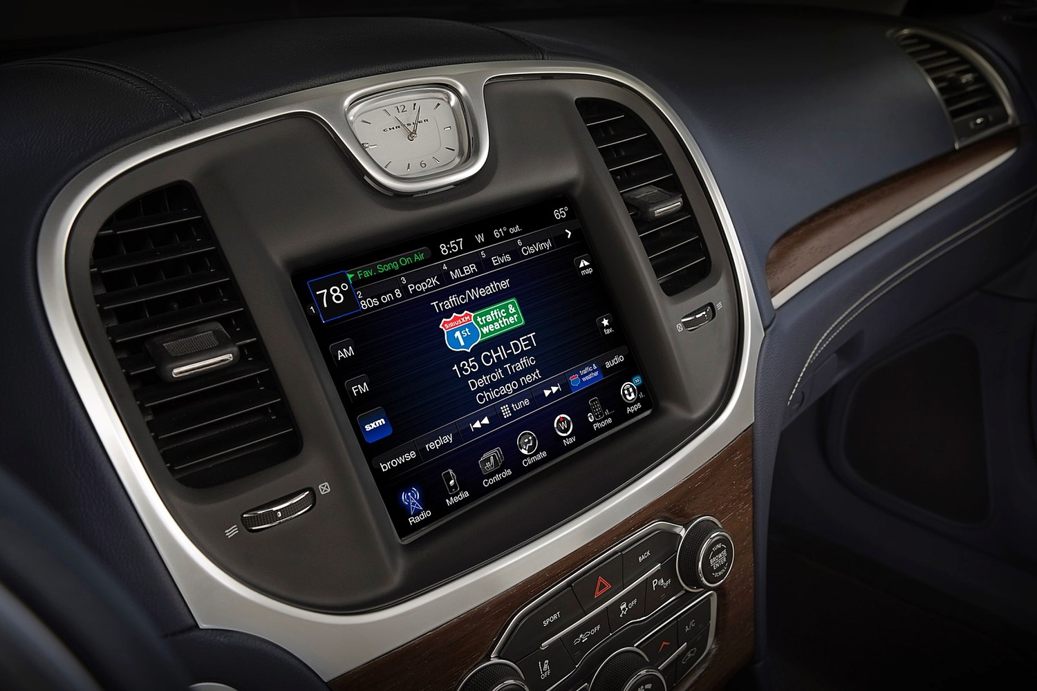 Chrysler 300 C Platinum Sedan Center Console (2015 model year shown)