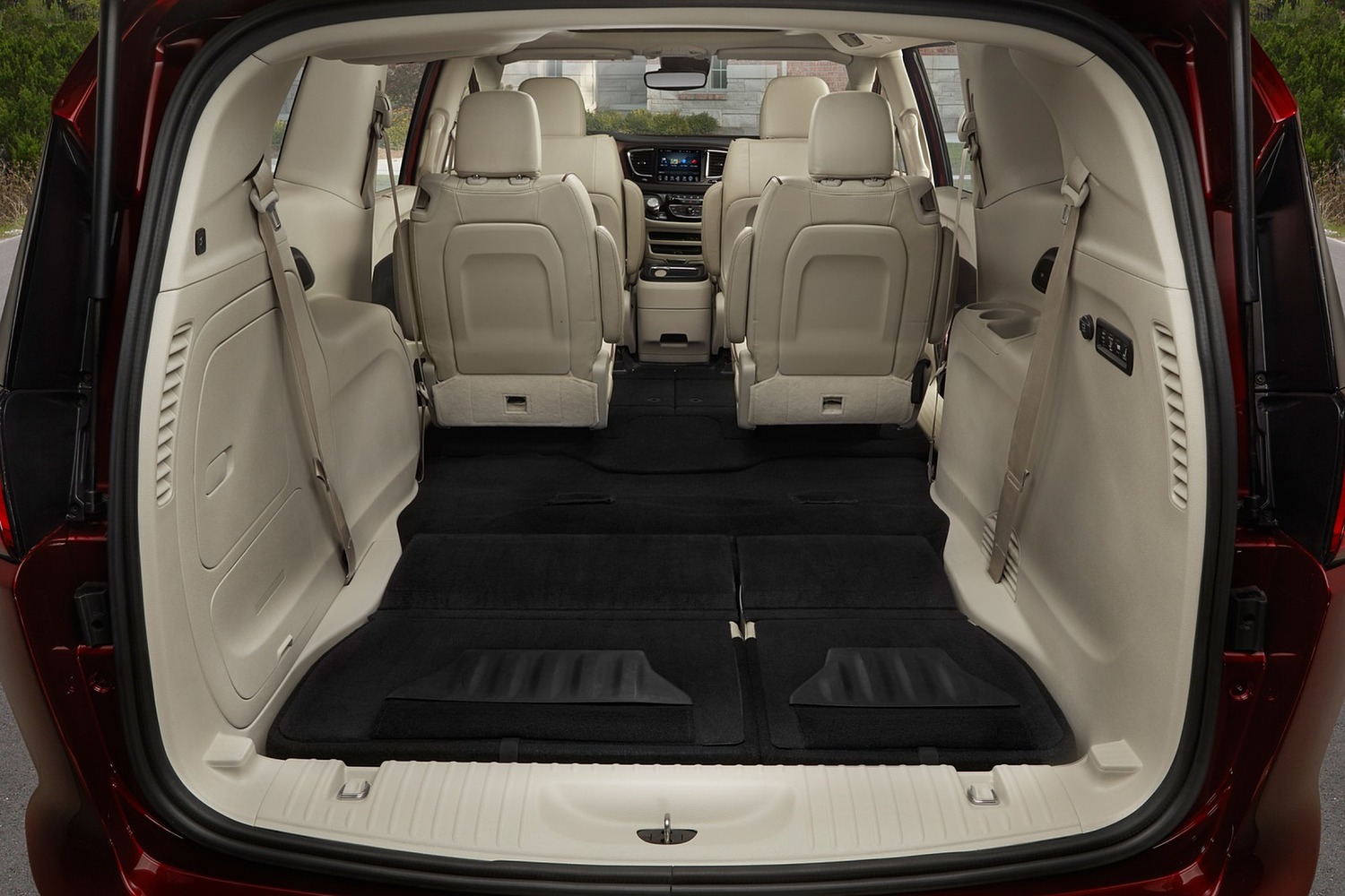 2017 Chrysler Pacifica Limited Passenger Minivan Cargo Area