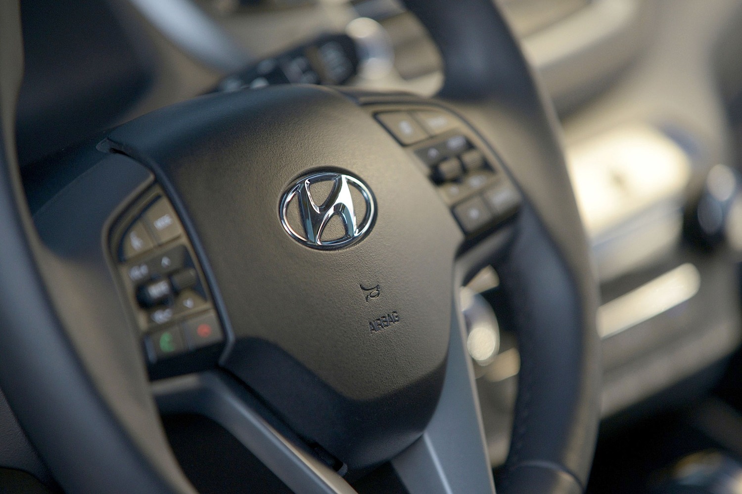 2016 Hyundai Tucson Limited 4dr SUV Steering Wheel Detail