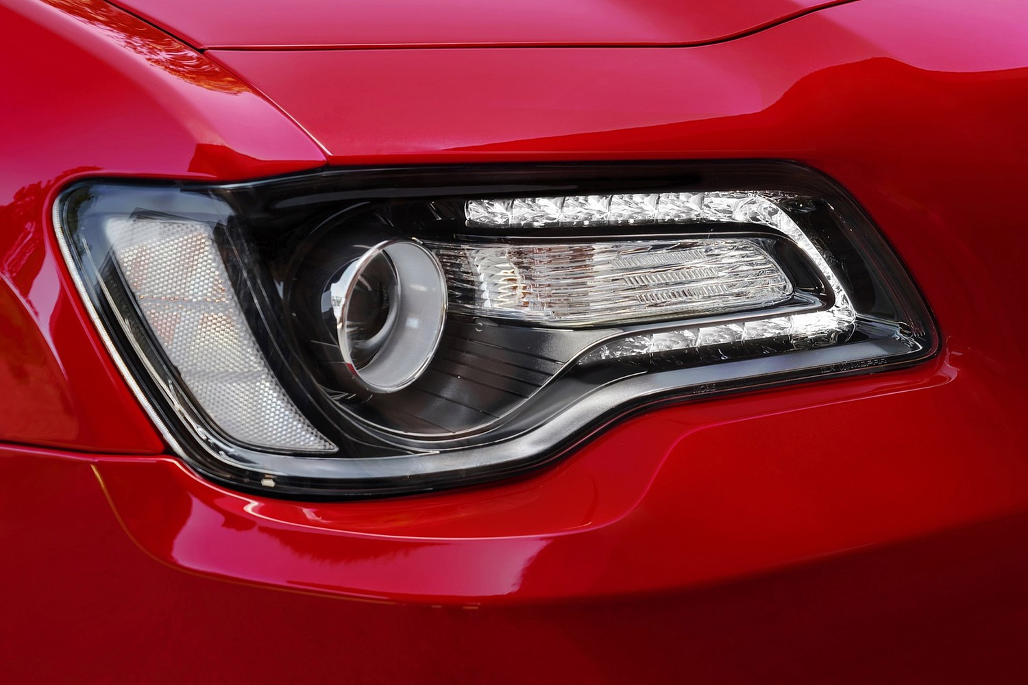 2015 Chrysler 300 S Sedan Headlamp Detail