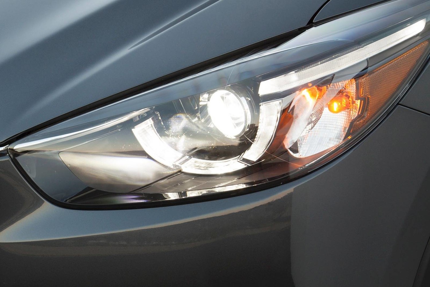 2016 Mazda CX-5 Grand Touring Headlamp Detail