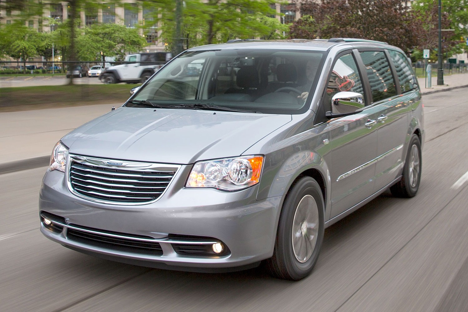 2016 Chrysler Town and Country Anniversary Edition Passenger Minivan Exterior
