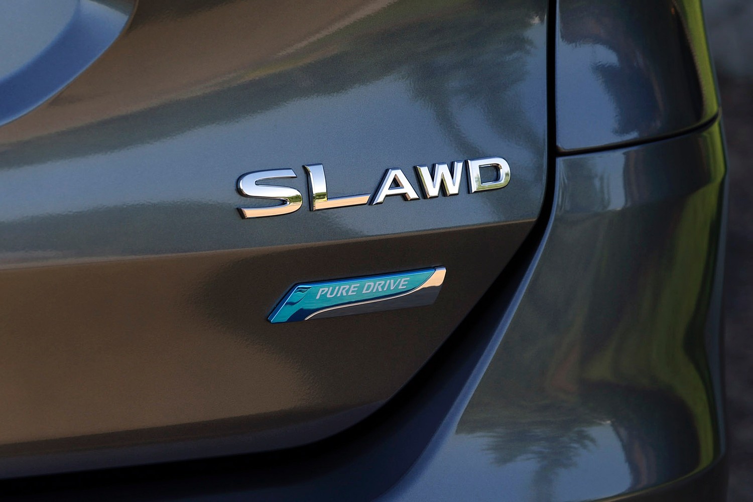 2016 Nissan Rogue SL 4dr SUV Rear Badge