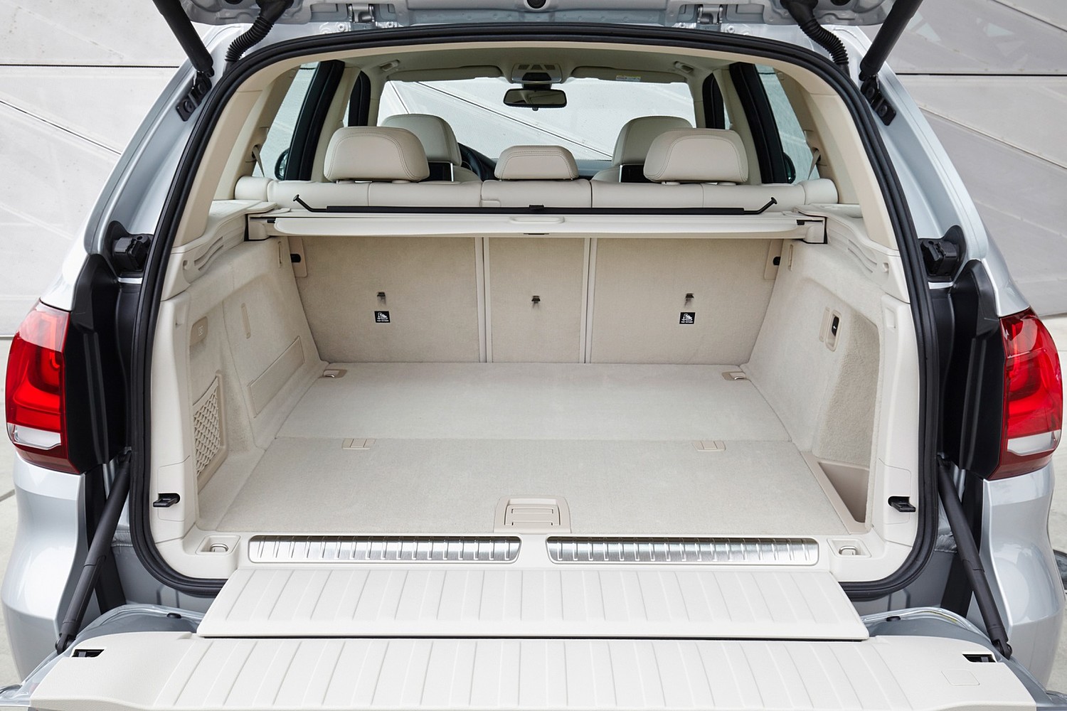 2016 BMW X5 eDrive xDrive40e 4dr SUV Cargo Area