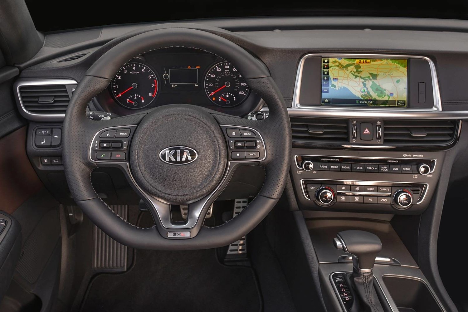 2016 Kia Optima SXL Turbo Sedan Steering Wheel Detail