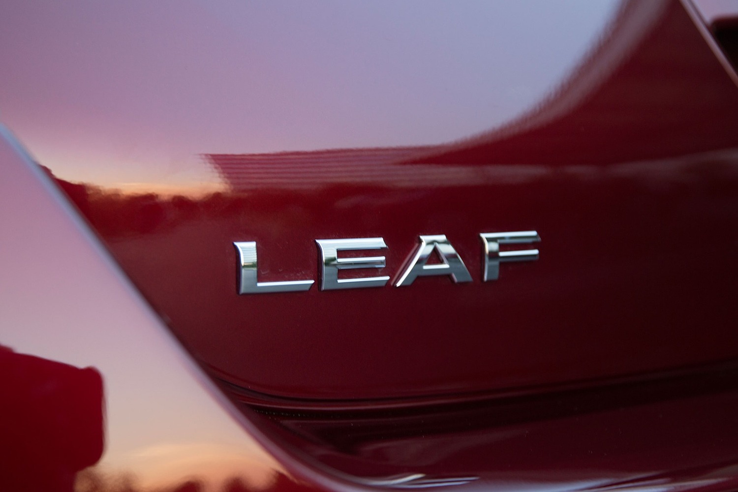Nissan Leaf SL 4dr Hatchback Rear Badge (2016 model year shown)