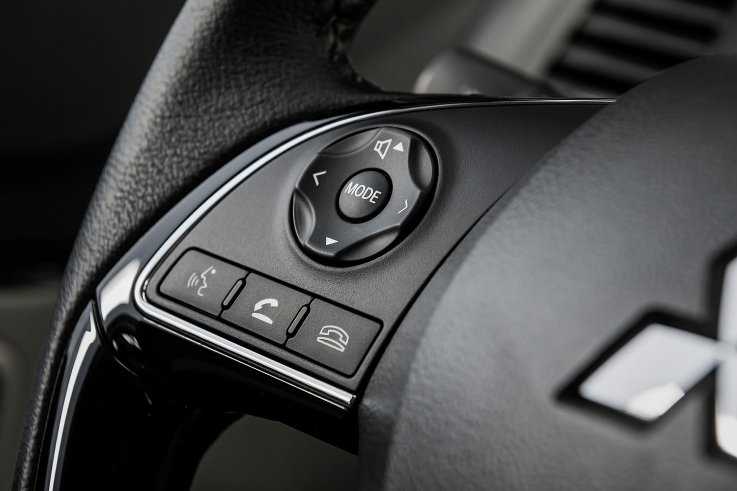 2016 Mitsubishi Outlander Sport 2.4 SE 4dr SUV Steering Wheel Detail