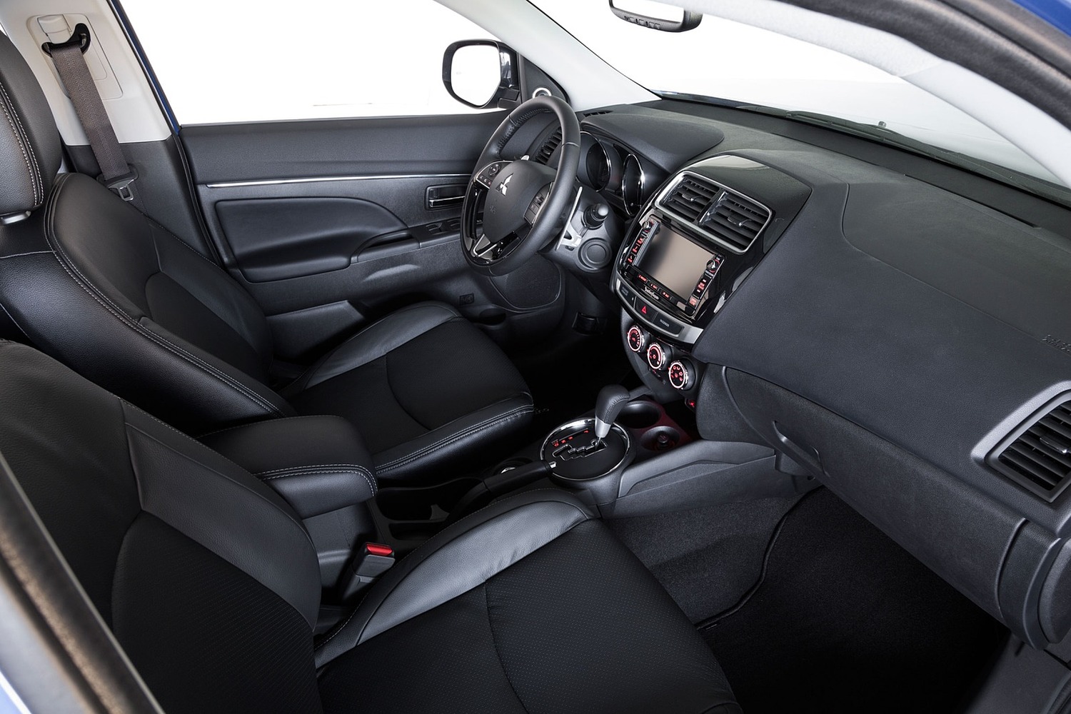 Mitsubishi Outlander Sport 2.4 GT 4dr SUV Interior (2016 model year shown)