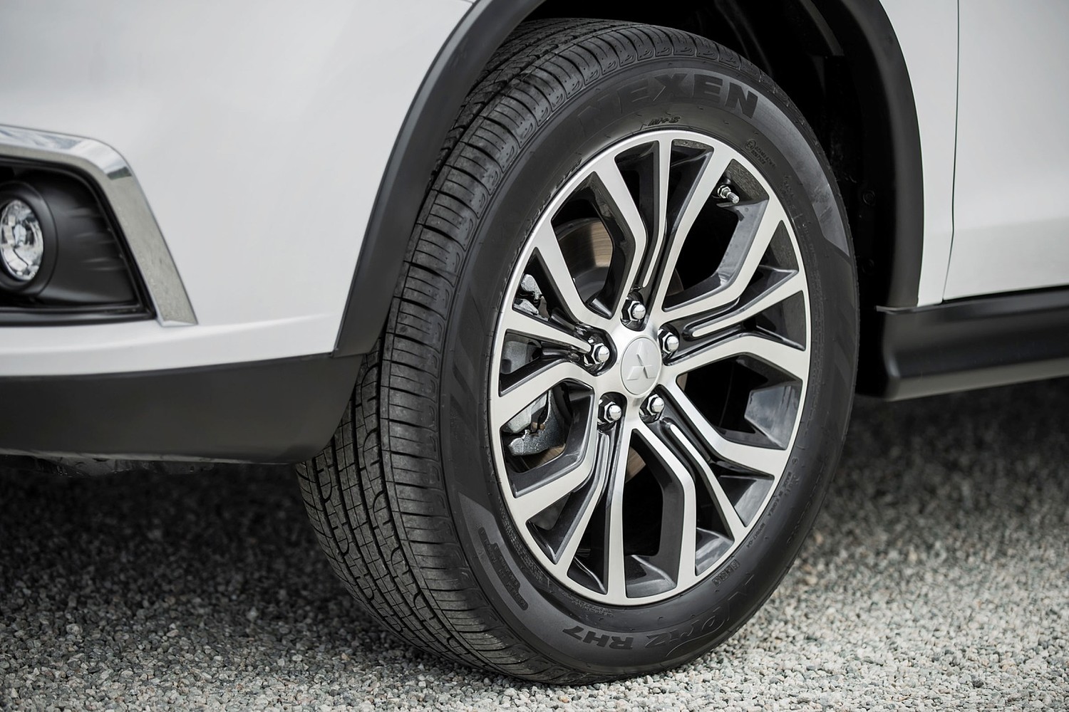 2016 Mitsubishi Outlander Sport 2.4 SEL 4dr SUV Wheel