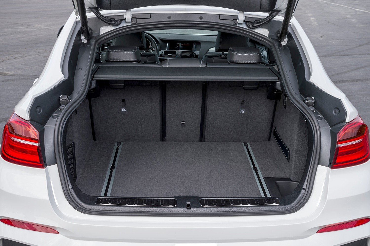 2016 BMW X4 M40i 4dr SUV Cargo Area