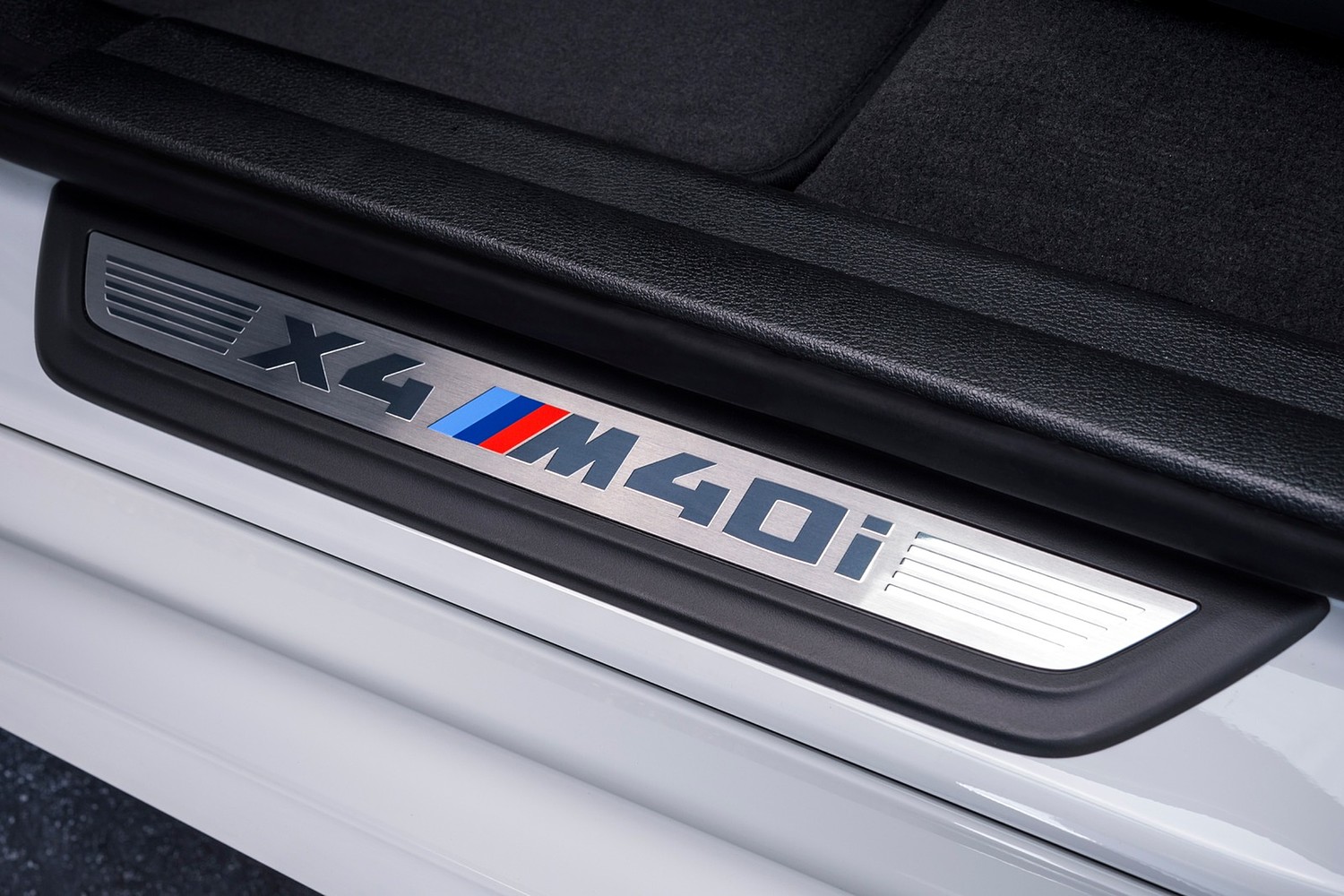 2016 BMW X4 M40i 4dr SUV Interior Detail