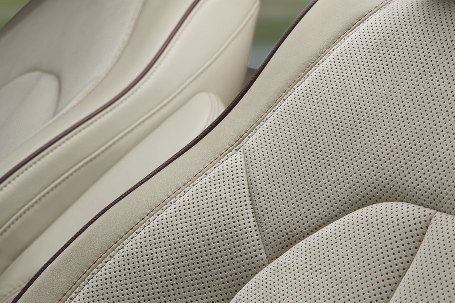 2017 Chrysler Pacifica Limited Passenger Minivan Interior Detail