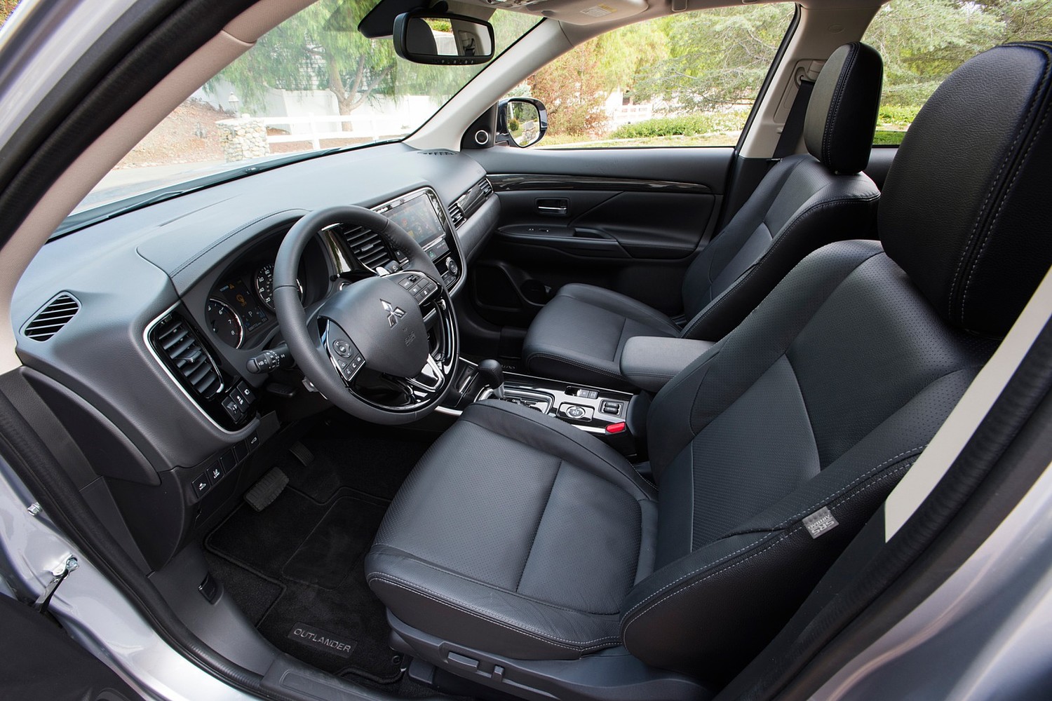 2017 Mitsubishi Outlander GT 4dr SUV Interior Shown