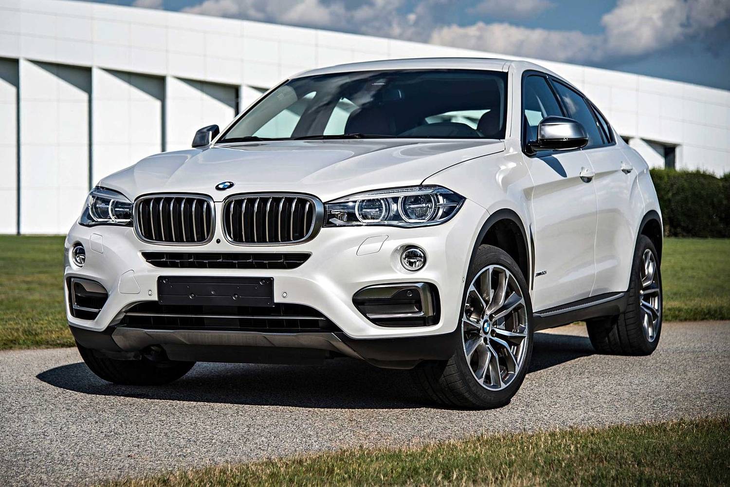 BMW X6 xDrive50i 4dr SUV Exterior Shown (2017 model year shown)