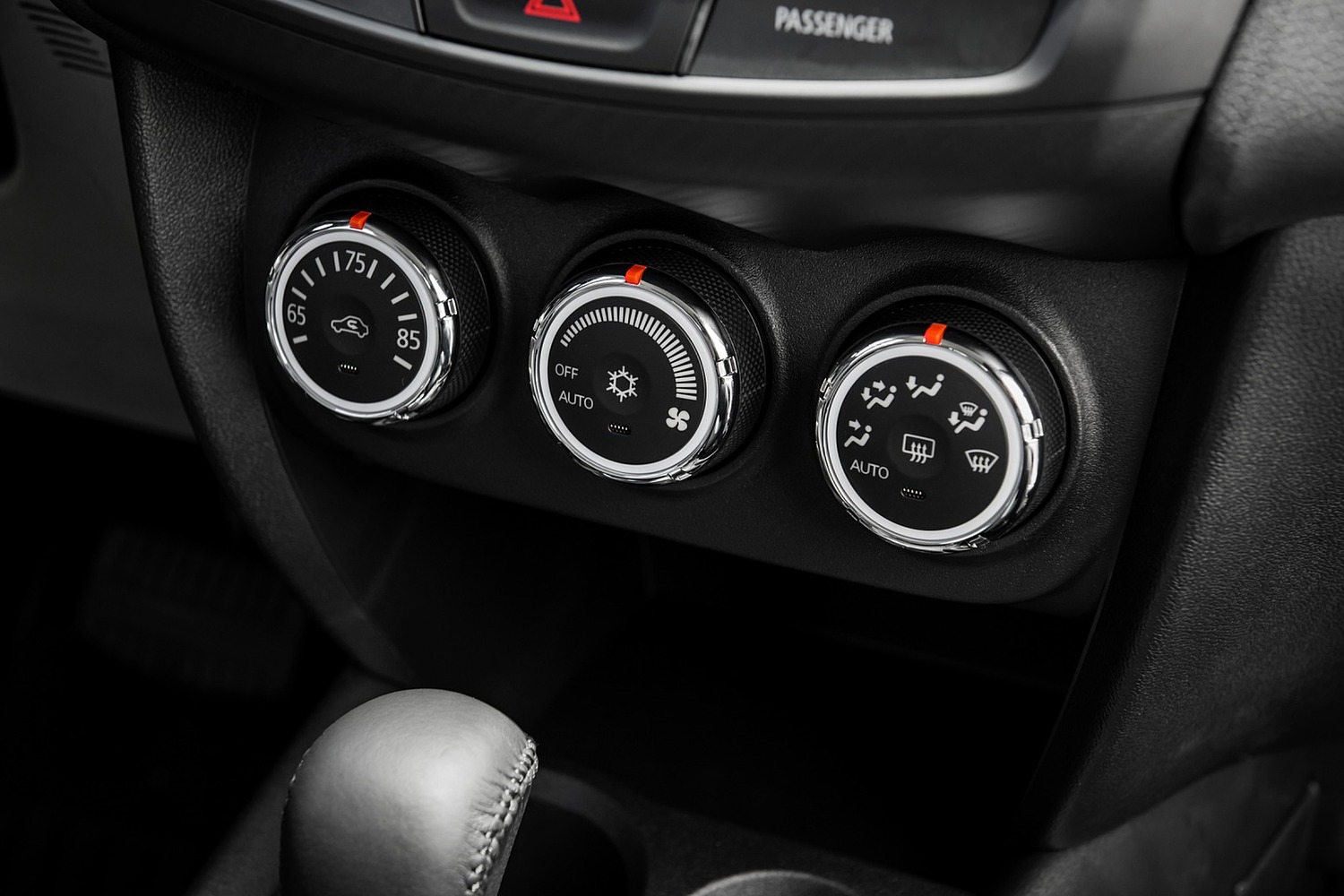 2017 Mitsubishi Outlander Sport 2.4 SE 4dr SUV Climate Controls