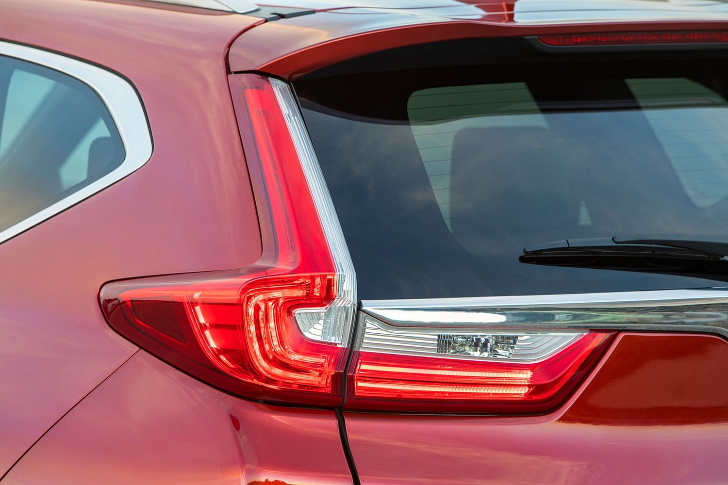 Honda CR-V Touring 4dr SUV Exterior Detail (2017 model year shown)