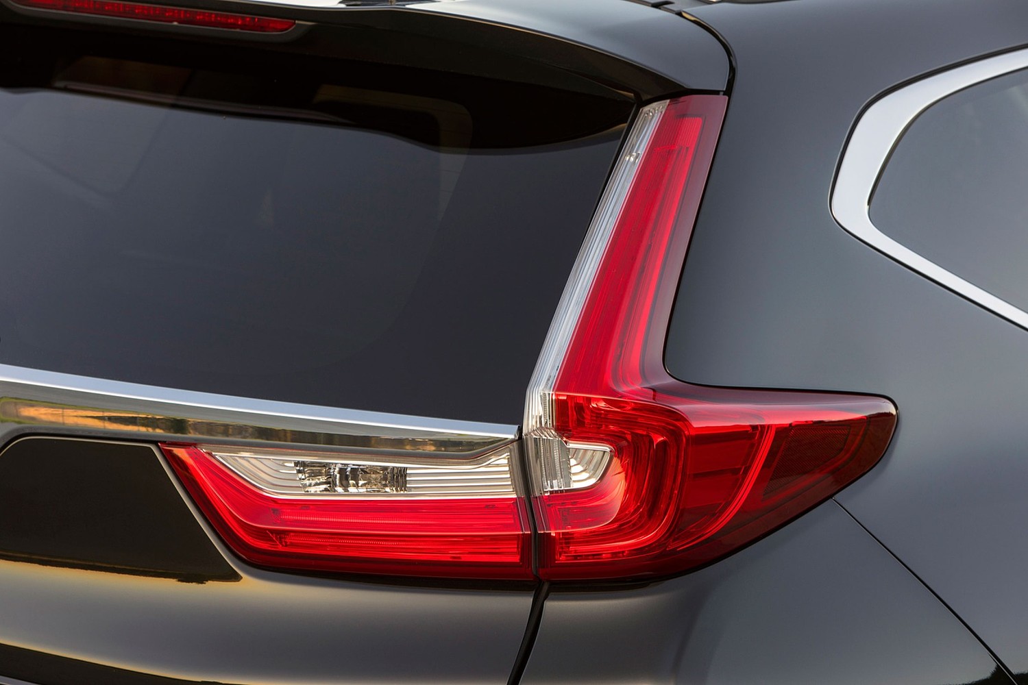 Honda CR-V Touring 4dr SUV Exterior Detail (2017 model year shown)