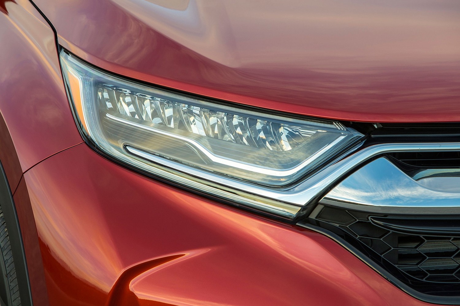 Honda CR-V Touring 4dr SUV Headlamp Detail (2017 model year shown)
