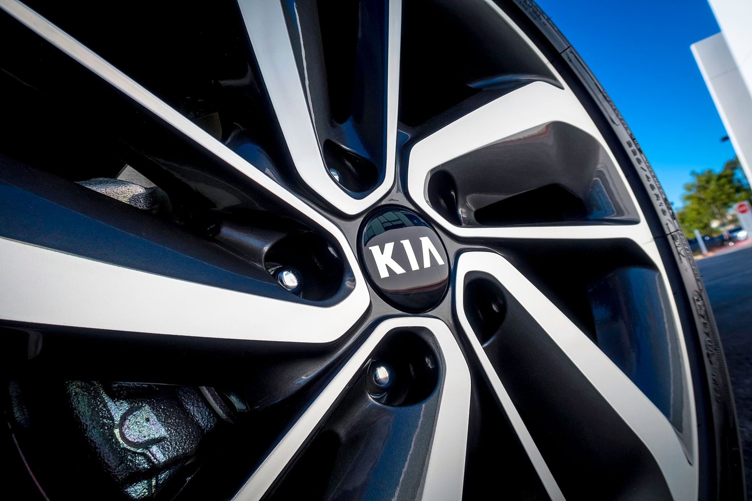 2017 Kia Niro Touring 4dr Wagon Wheel
