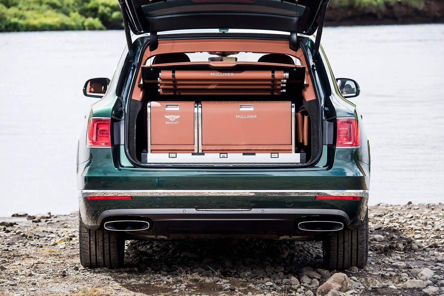 2017 Bentley Bentayga 4dr SUV Cargo Area
