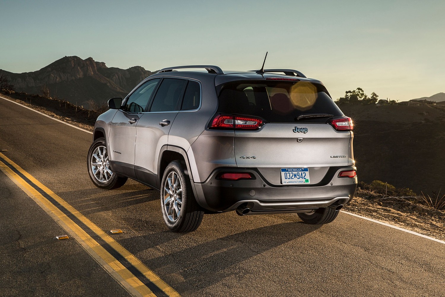 2018 Jeep Cherokee Limited 4dr SUV Exterior
