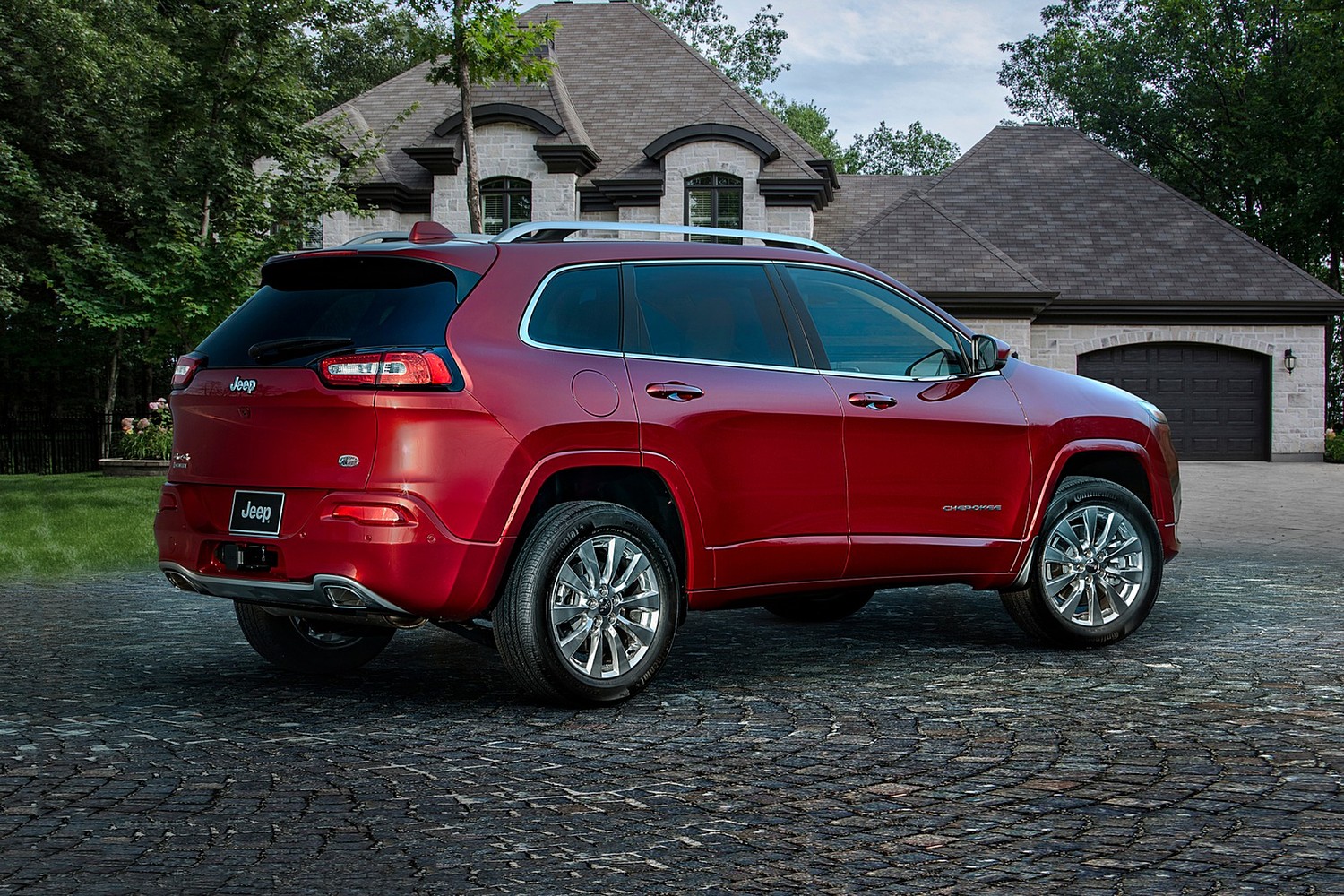 2018 Jeep Cherokee Overland 4dr SUV Exterior