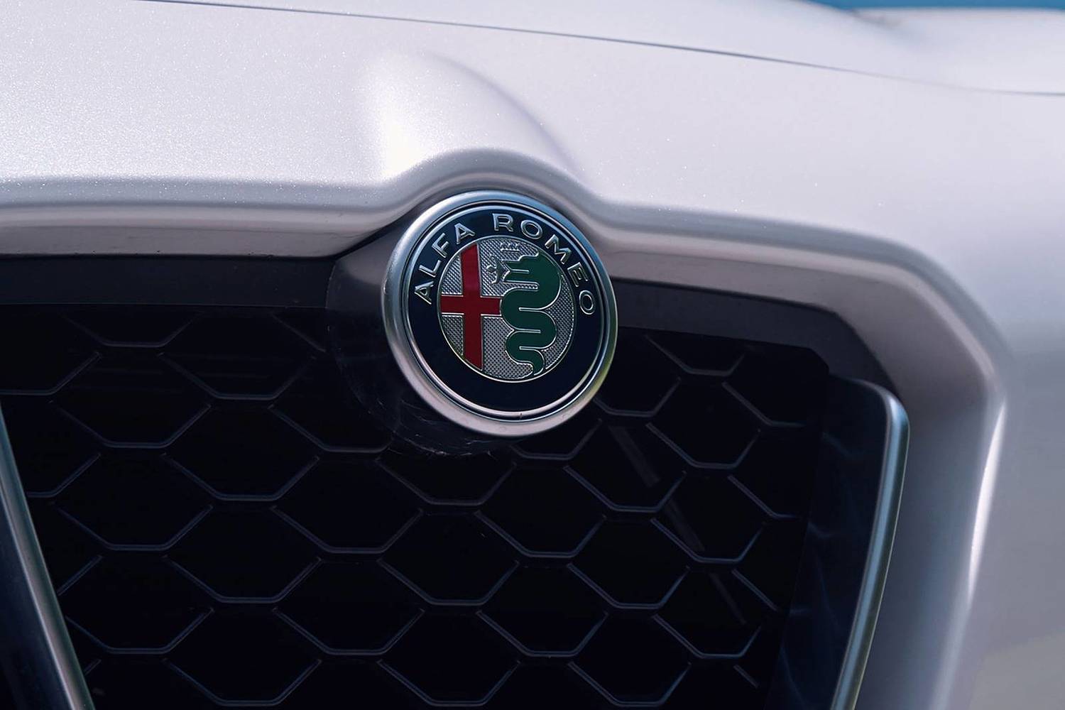 2018 Alfa Romeo Stelvio Ti 4dr SUV Front Badge