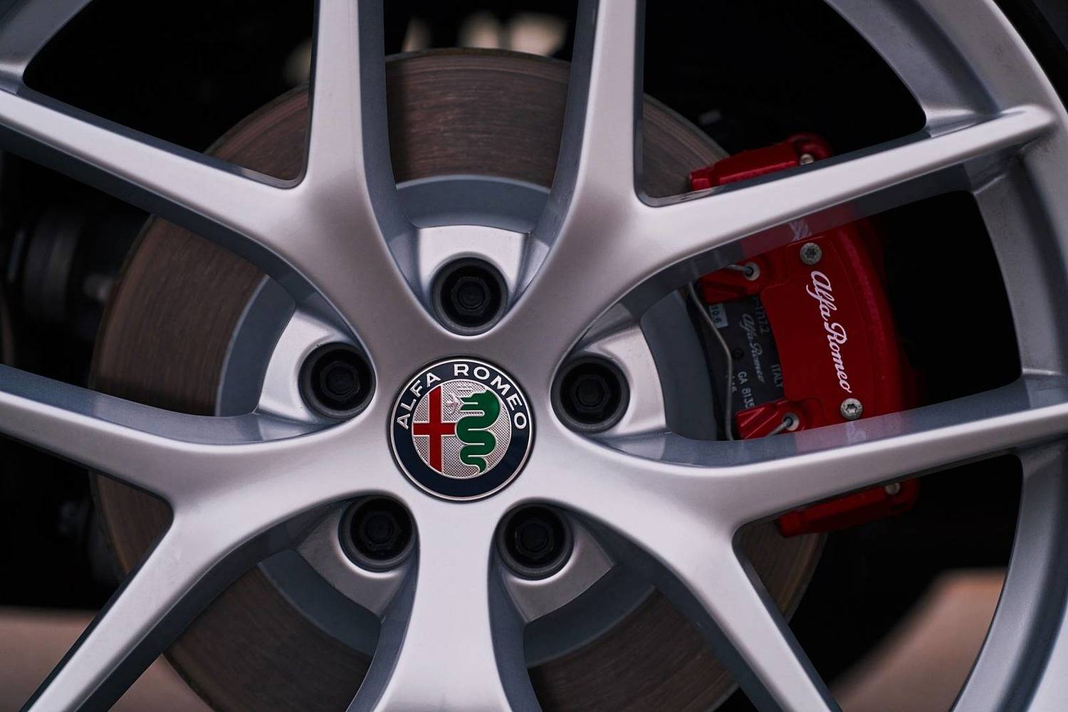 2018 Alfa Romeo Stelvio Ti Sport 4dr SUV Wheel