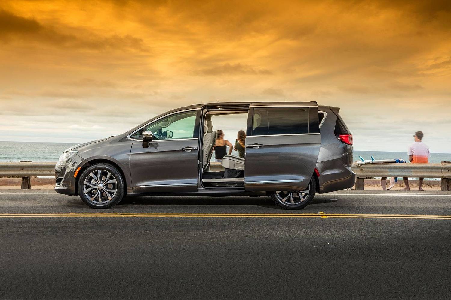 2018 Chrysler Pacifica Limited Passenger Minivan Lifestyle Exterior Shown
