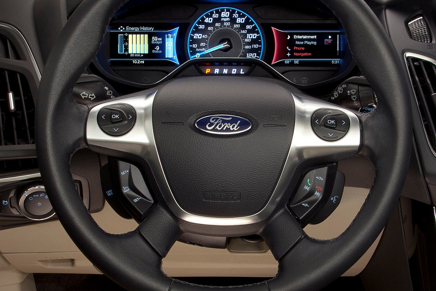Ford Focus Electric 4dr Hatchback Steering Wheel Detail