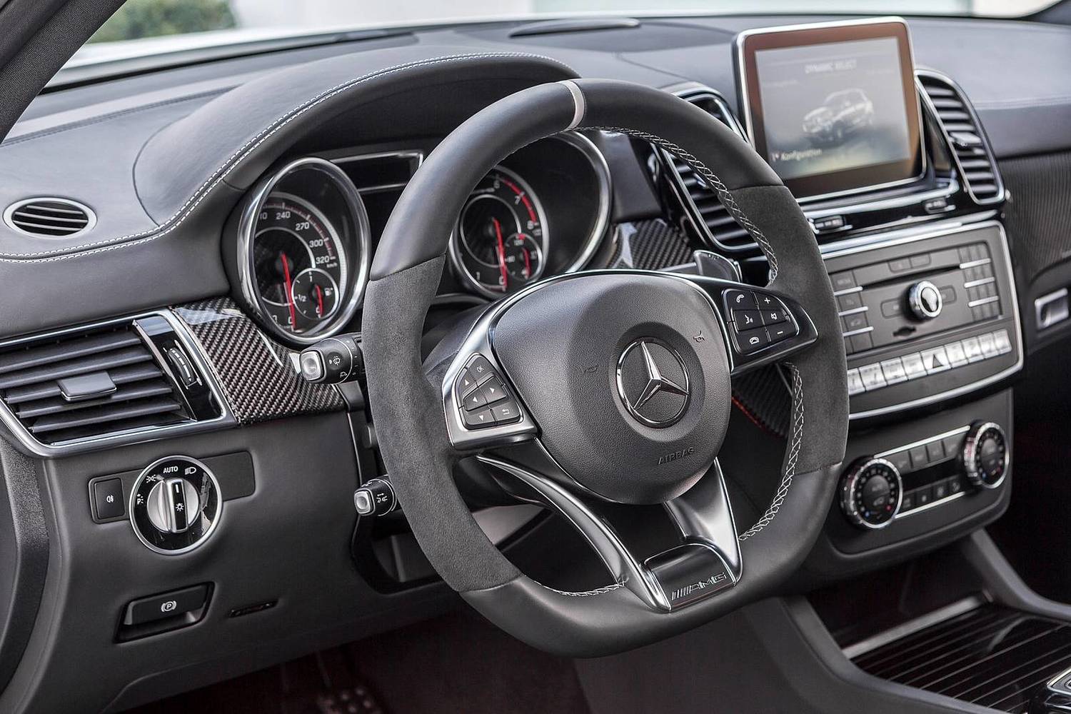 2018 Mercedes-Benz GLE-Class GLE 550e 4MATIC 4dr SUV Steering Wheel Detail. Euro Spec Shown.