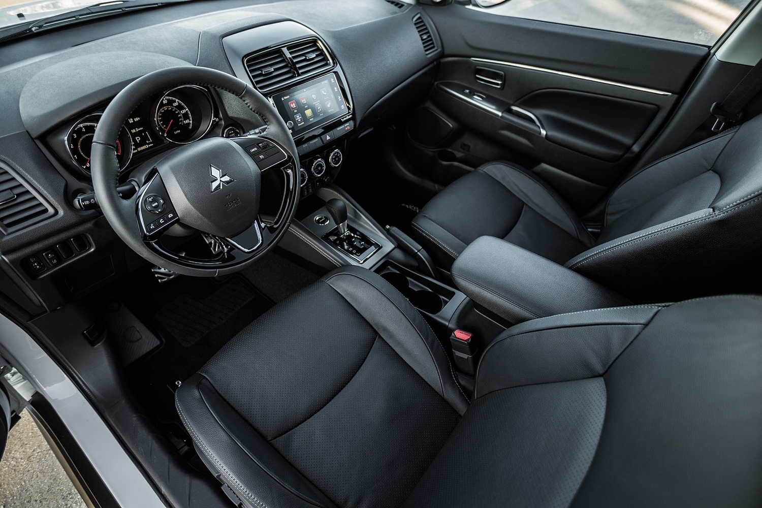 2018 Mitsubishi Outlander Sport 2.4 SEL 4dr SUV Steering Wheel Detail