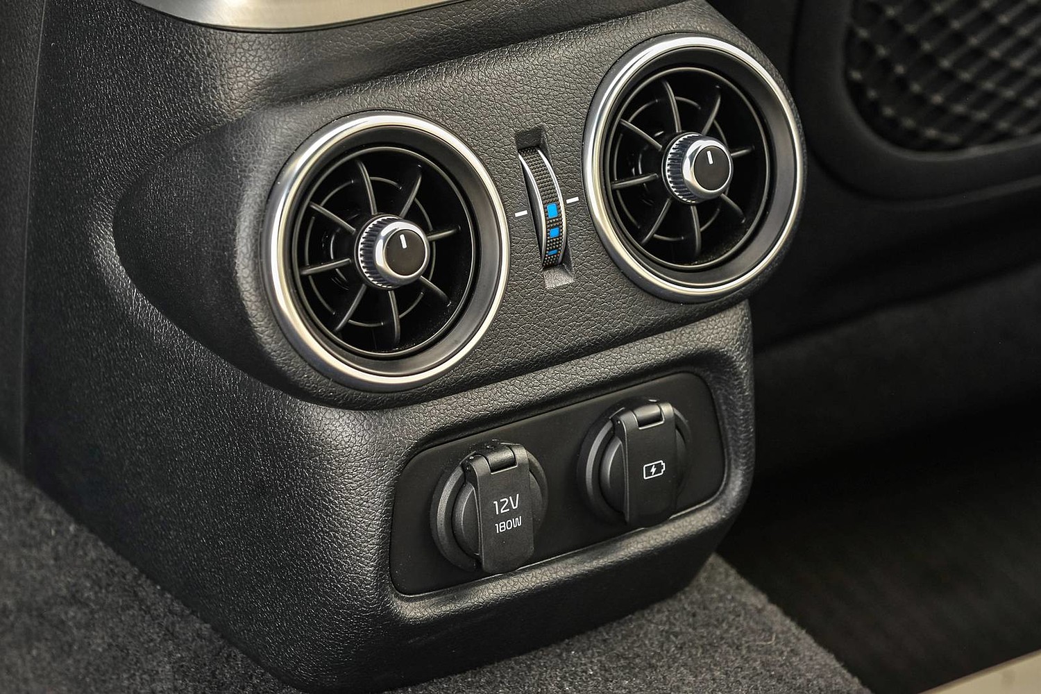 2018 Kia Stinger GT2 4dr Hatchback Interior Detail